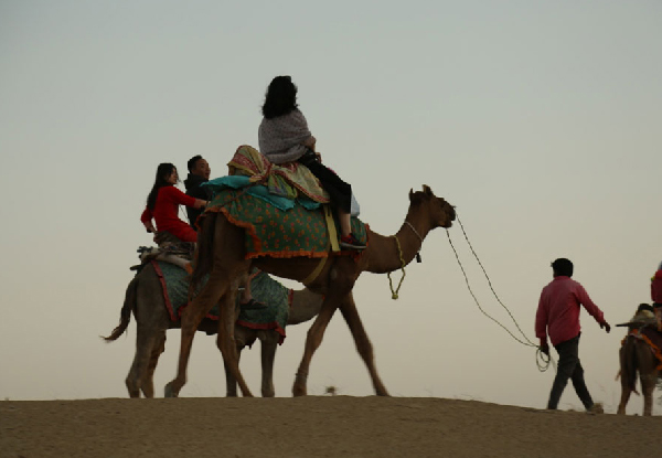 Explore the gleaming jewel in the deep desert realm of Jaisalmer City